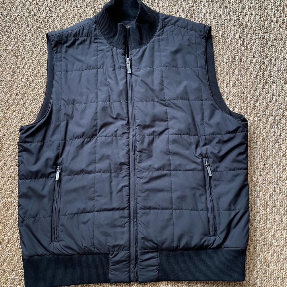 Michael Kors. Men’s Quilted Vest. Black. XL.